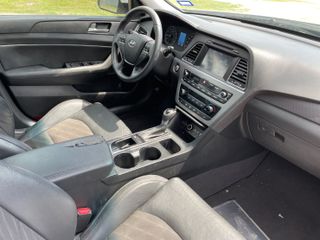 2017 Hyundai Sonata Sport - Interior Front Seat Image